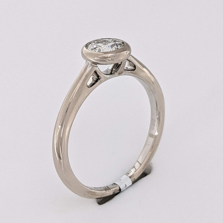 14K WHITE .72 CARAT TOTAL VS2 J DIAMOND ROUND ESTATE BEZEL RING 3.5 GRAMS