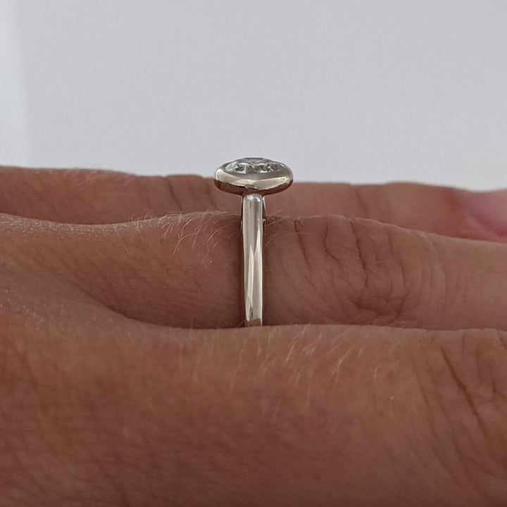 14K WHITE .72 CARAT TOTAL VS2 J DIAMOND ROUND ESTATE BEZEL RING 3.5 GRAMS