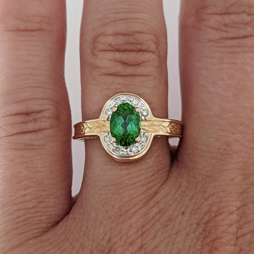 14K GREEN TOURMALINE OVAL 5X7 WITH (8) MELEE ESTATE RING 3.2 GRAMS