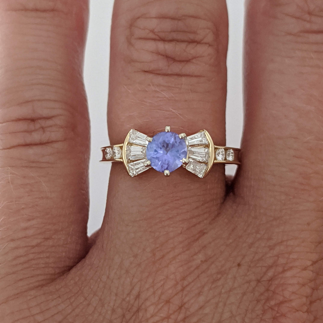 14K TANZANITE ROUND 4.7MM WITH .40 DIAMOND TOTAL WEIGHT BAGUETTE (6) ROUND (4) ESTATE RING 2.5 GRAMS