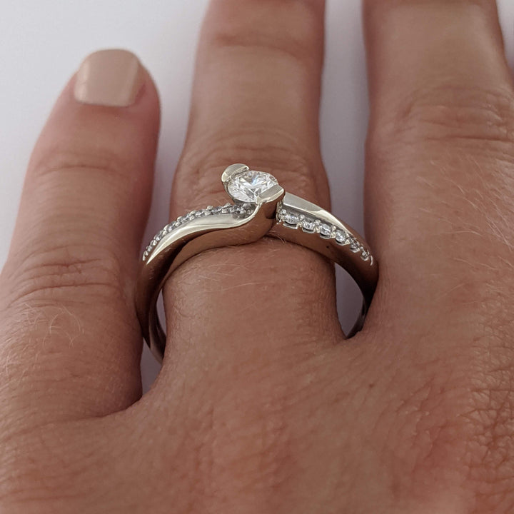 14K .48 CARAT TOTAL WEIGHT I1 H DIAMOND ROUND (16) BYPASS ESTATE RING 4.3 GRAMS