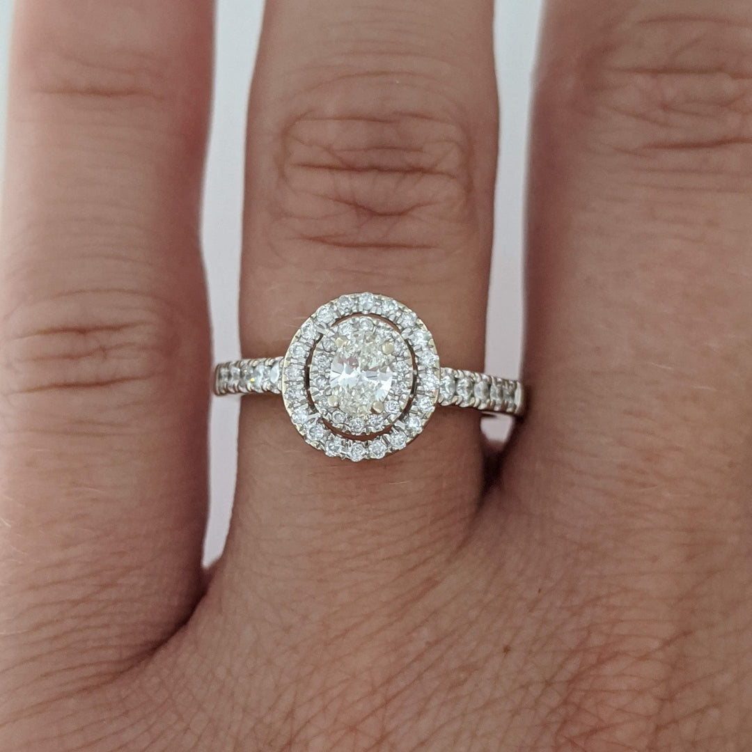 14K WHITE .60 CARAT TOTAL WEIGHT SI1 I DIAMOND OVAL (1) ROUND (46) ESTATE HALAO RING 3.2 GRAMS