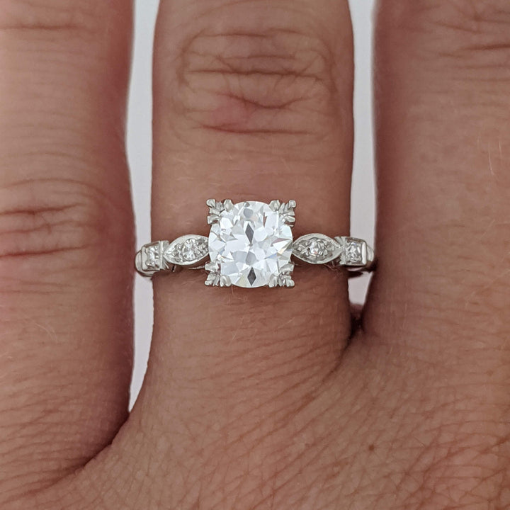PLATINUM .83 CARAT TOTAL WEIGHT VS2 H DIAMOND ROUND (5) ESTATE RING 3.0 GRAMS