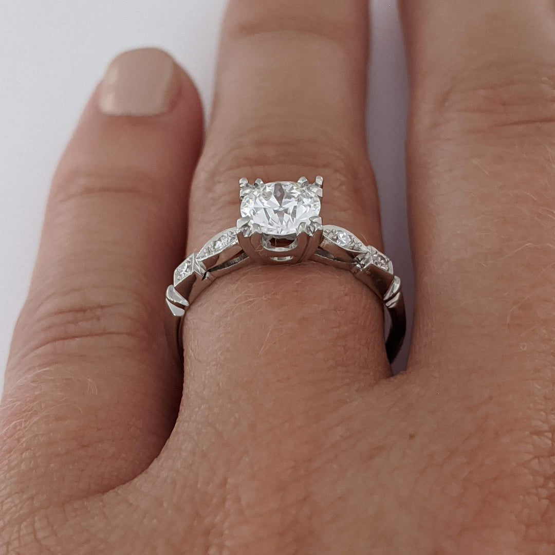 PLATINUM .83 CARAT TOTAL WEIGHT VS2 H DIAMOND ROUND (5) ESTATE RING 3.0 GRAMS