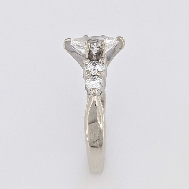 14K WHITE 1.00 CARAT TOTAL WEIGHT VS1 H DIAMOND MARQUISE (1) ROUND (4) ESTATE RING 4.1 GRAMS