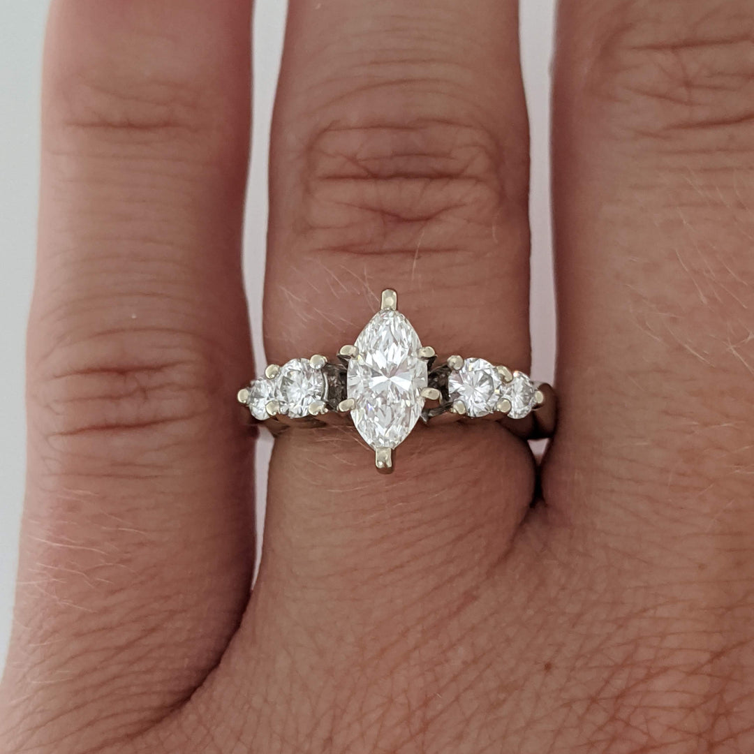 14K WHITE 1.00 CARAT TOTAL WEIGHT VS1 H DIAMOND MARQUISE (1) ROUND (4) ESTATE RING 4.1 GRAMS
