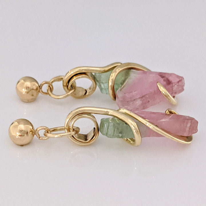 14K BI-COLORED TOURMALINE FREE FORM DANGLE ESTATE EARRINGS 2.8 GRAMS