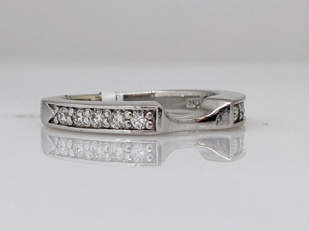 PLATINUM .20 CARAT TOTAL WEIGHT VS1 H DIAMOND ROUND (10) KNOTCHED BAND 5.3 GRAMS