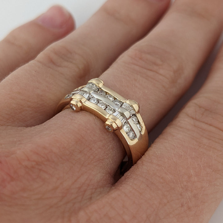 14K .46 CARAT TOTAL WEIGHT I1 H DIAMOND ROUND (18) BAGUETTE (12) 5.2 GRAMS