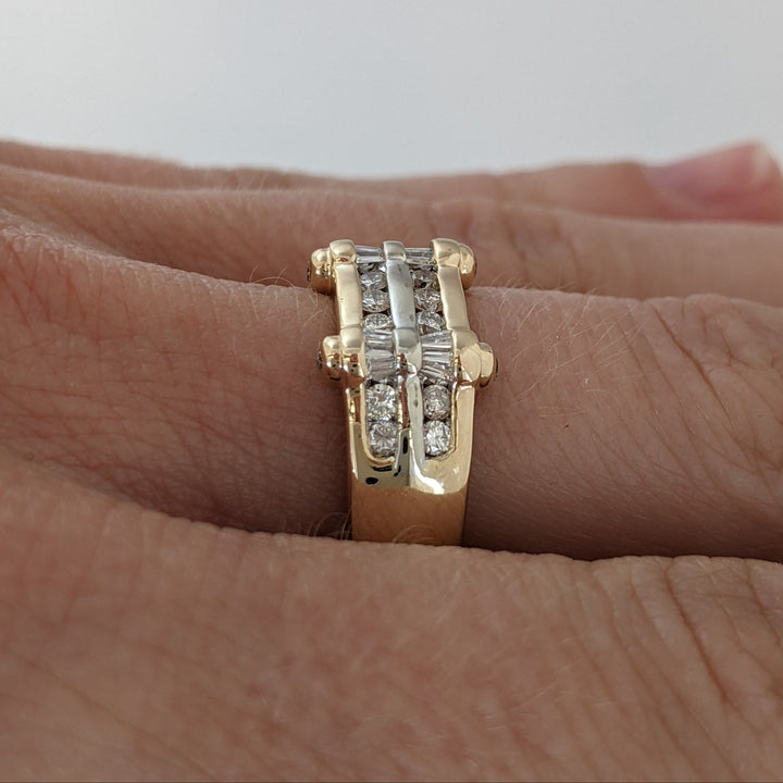 14K .46 CARAT TOTAL WEIGHT I1 H DIAMOND ROUND (18) BAGUETTE (12) 5.2 GRAMS