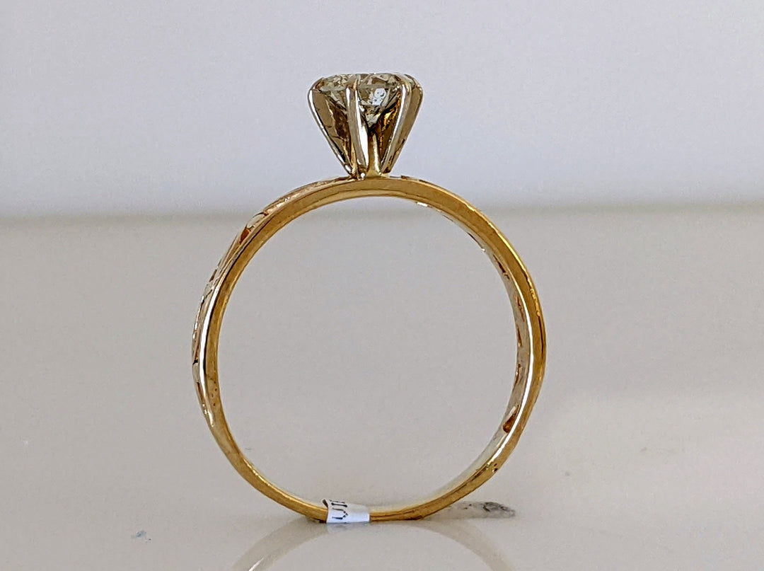 14K .60 CARAT TOTAL I1 K DIAMOND ROUND WITH FANCY SHANK ESTATE RING 2.3 GRAMS