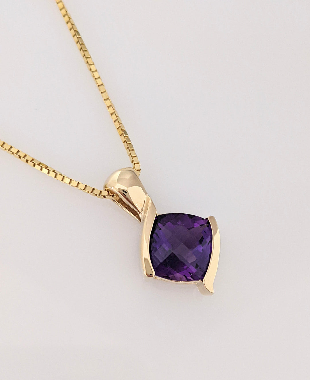 14K AMETHYST CUSHION 10MM CHECKERBOARD FACE ESTATE PENDANT AND CHAIN