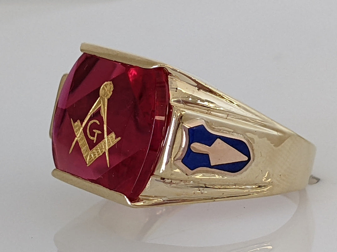 10K RED MASONIC ESTATE RING 7.3 GRAM RING