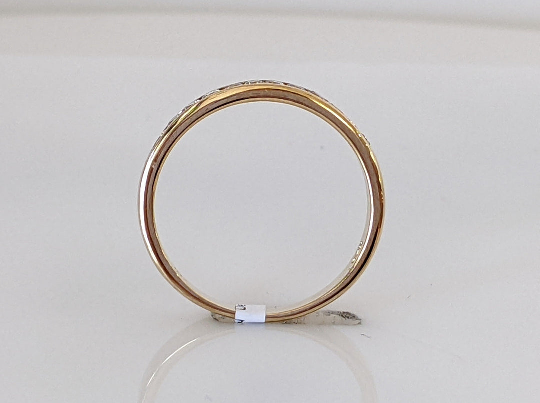 14K .21 CARAT TOTAL WEIGHT I1 H DIAMOND ROUND (13) ESTATE 1.8 GRAM BAND