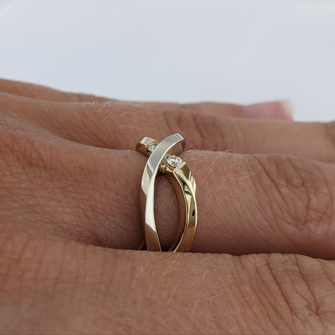 14K TWO- TONE FIGURE 8 WITH (2) MELEE ESTATE RING 4.2 GRAMS