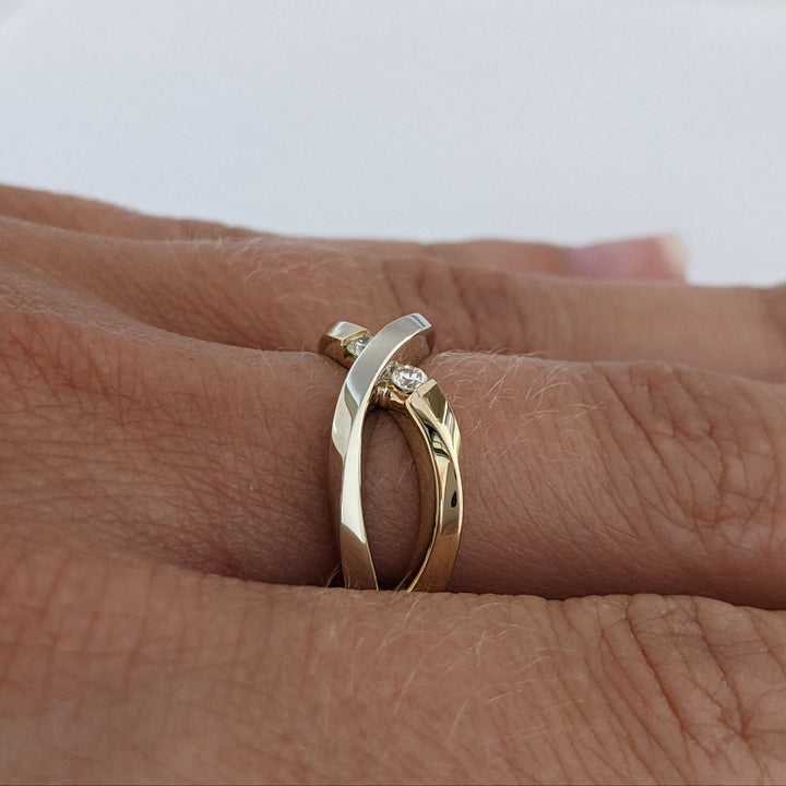 14K TWO- TONE FIGURE 8 WITH (2) MELEE ESTATE RING 4.2 GRAMS