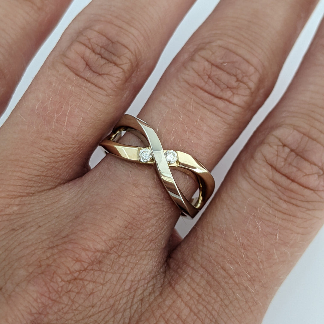 14K TWO- TONE FIGURE 8 WITH (2) MELEE ESTATE RING 4.2 GRAMS