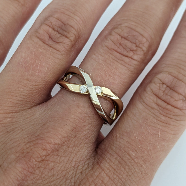 14K TWO- TONE FIGURE 8 WITH (2) MELEE ESTATE RING 4.2 GRAMS