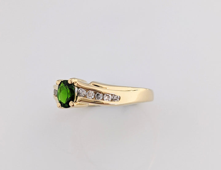 10K GREEN TOURMALINE OVAL 3X4 WITH 10 MELEE DIAMOND ESTATE RING 2.6 GRAMS