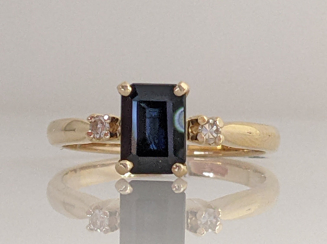 14K SAPPHIRE "C" EMERALD CUT WITH 2 MELEE ESTATE RING 2.8 GRAMS