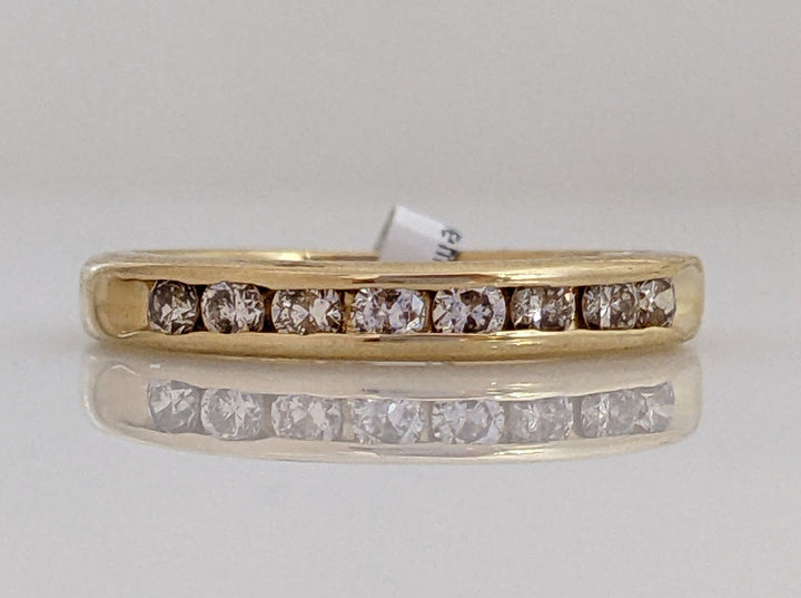14K .20 CARAT TOTAL WEIGHT I1 K DIAMOND ROUND (8) ESTATE BAND 2.1 GRAMS
