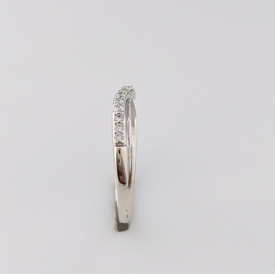 14KW .25 CARAT TOTAL WEIGHT I1 H DIAMOND ROUND (17) CURVED BAND 2.7 GRAMS