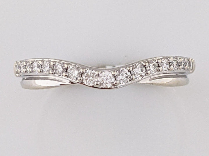 14KW .25 CARAT TOTAL WEIGHT I1 H DIAMOND ROUND (17) CURVED BAND 2.7 GRAMS