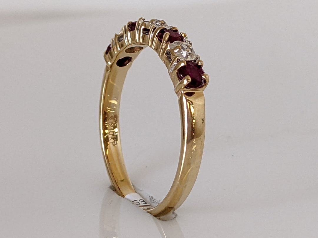 10K RUBY ROUND 2.5MM WITH 3 MELEE ESTATE RING 1.6 GRAMS