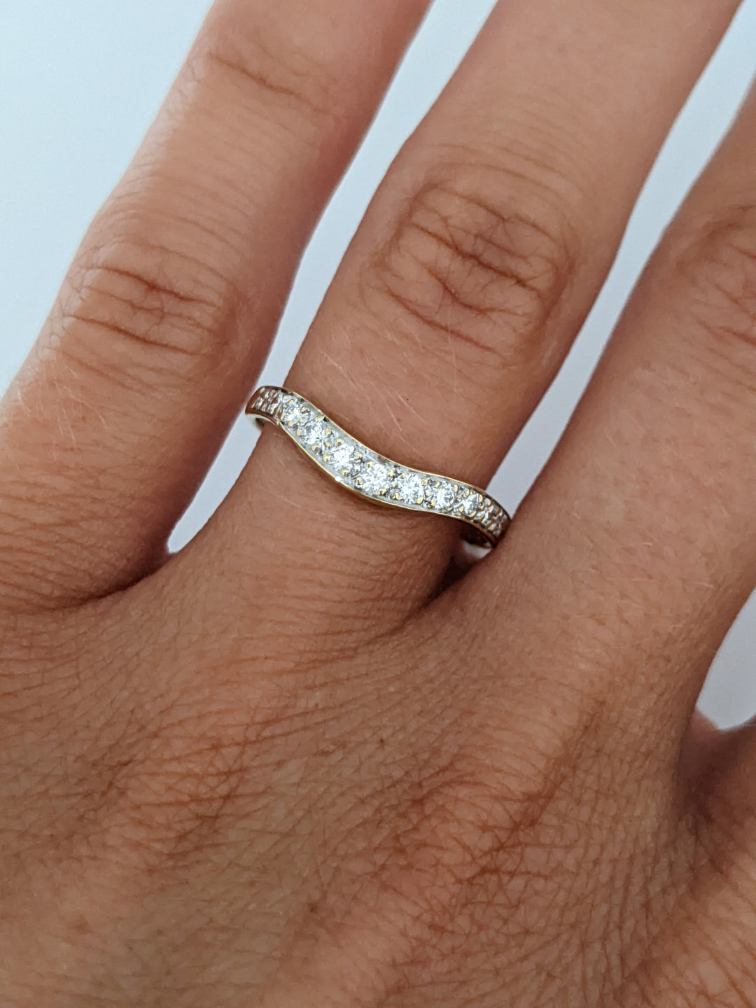 18K .20 CARAT TOTAL WEIGHT VS1 G DIAMOND ROUND (11) ESTATE BAND 1.7 GRAMS