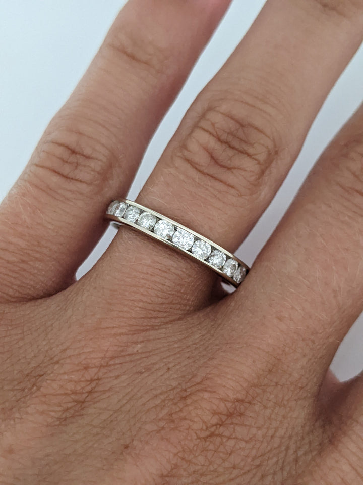 14K .48 CARAT TOTAL WEIGHT I1 G DIAMOND ROUND (12) ESTATE CHANNEL BAND 2.7 GRAMS