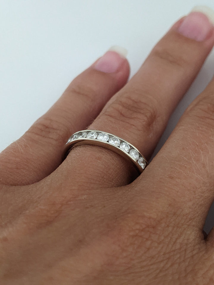 14K .48 CARAT TOTAL WEIGHT I1 G DIAMOND ROUND (12) ESTATE CHANNEL BAND 2.7 GRAMS