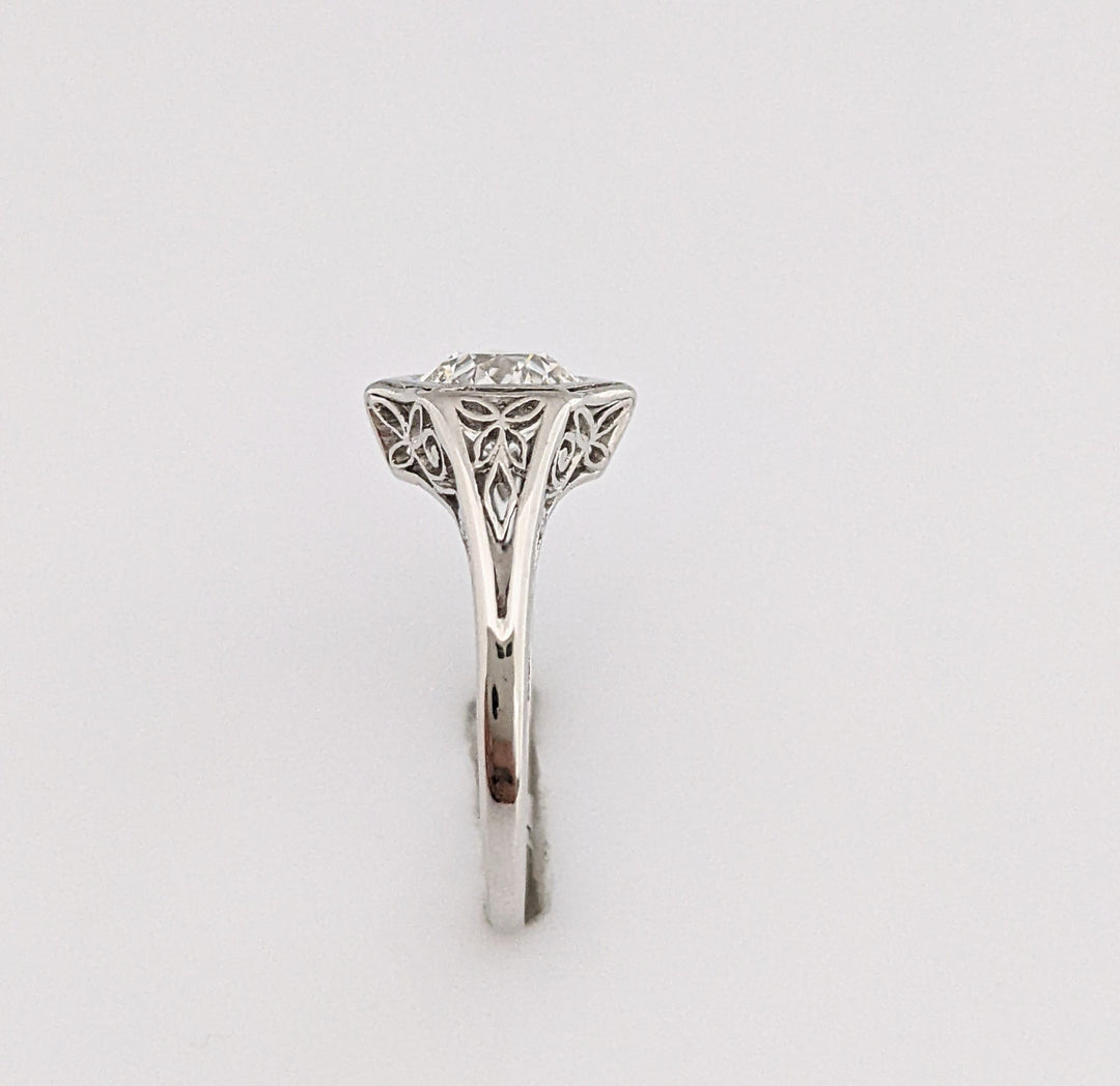 PLATINUM .90 CARAT TOTAL VS1 H DIAMOND ROUND EURO BEZEL ESTATE RING 2.6 GRAMS