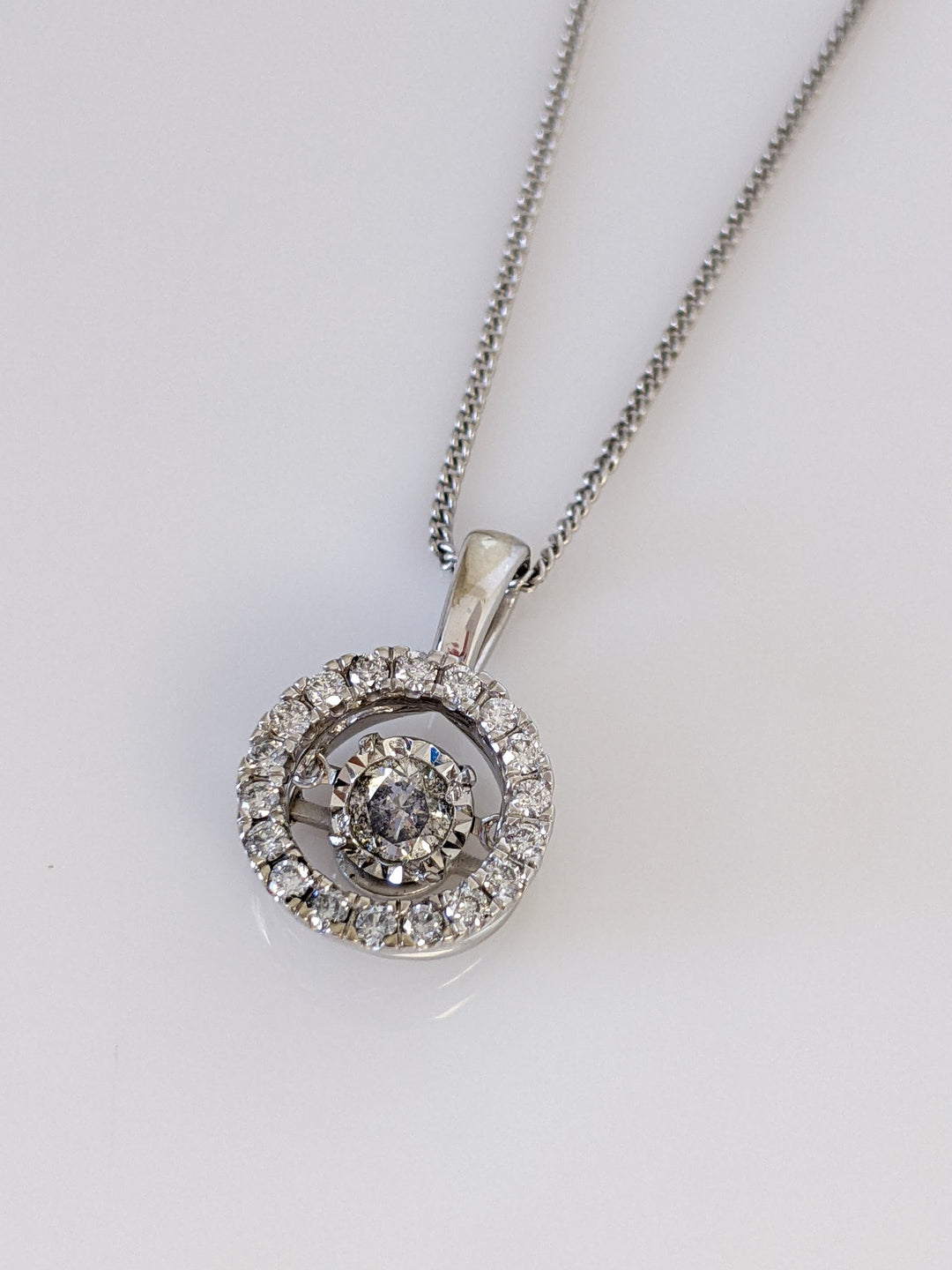 10KW .50 CARAT TOTAL WEIGHT I1 H DIAMOND ROUND (21) HEARTBEAT ESTATE PENDANT AND CHAIN 3.6 GRAMS