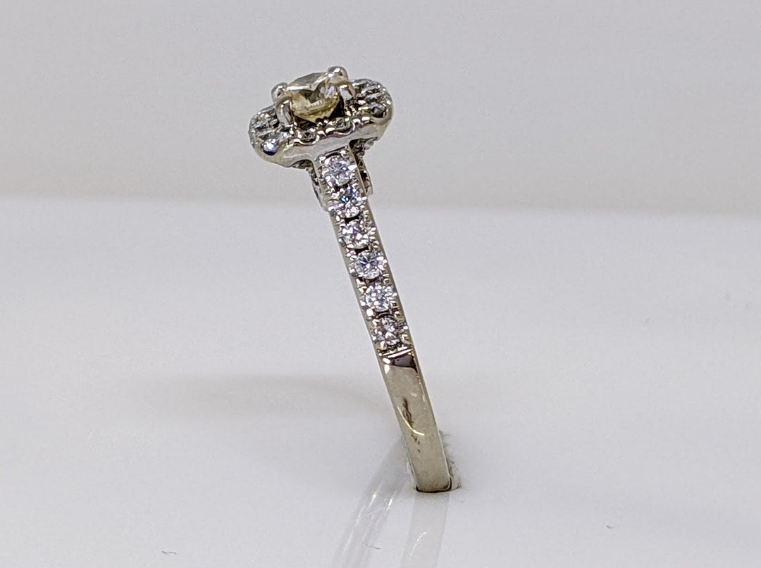 10K WHITE GOLD .73CTW I1 CHAMPANGE DIAMOND WITH (24) ROUND I1 H HALO ESTATE RING 2.4 GRAMS