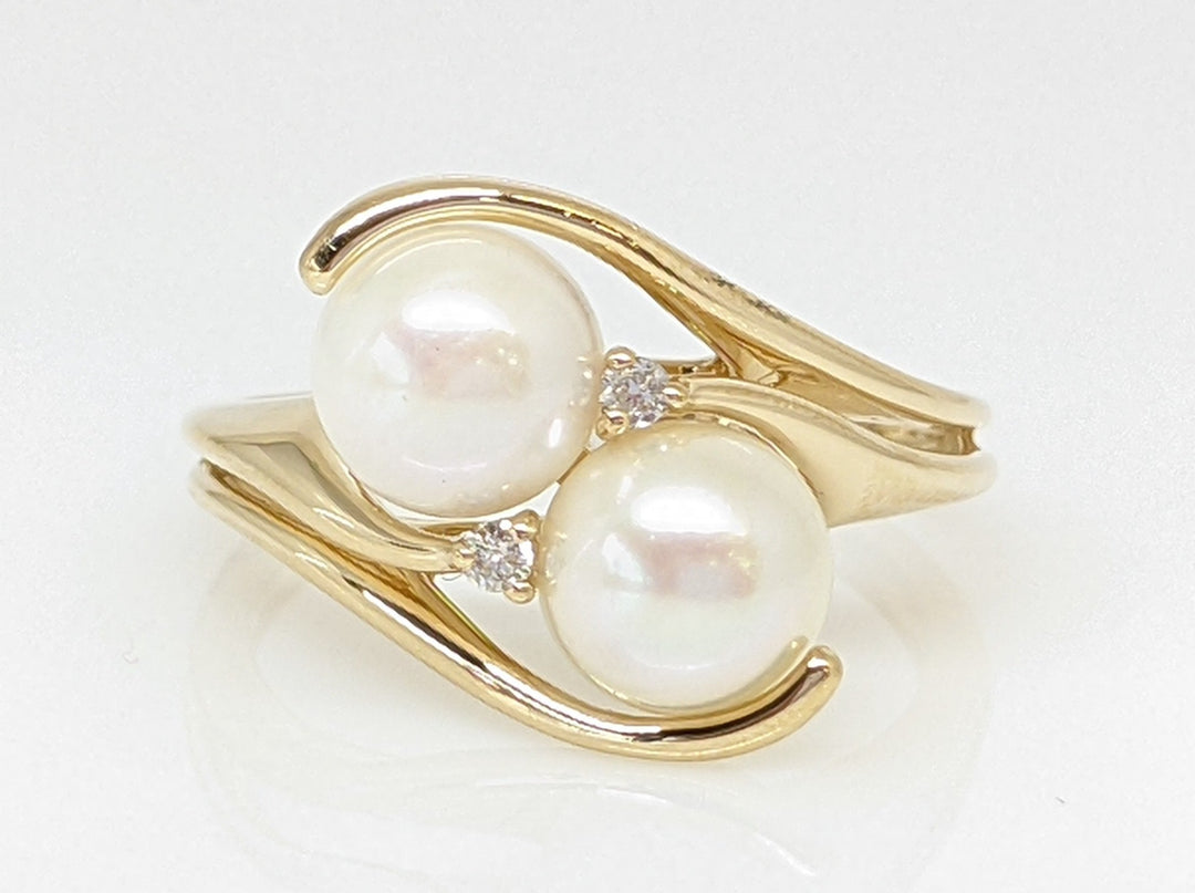 14K PEARL ROUND (2) 6.7MM WITH TWO DIAMONDS ESTATE RING 4.2 GRAMS