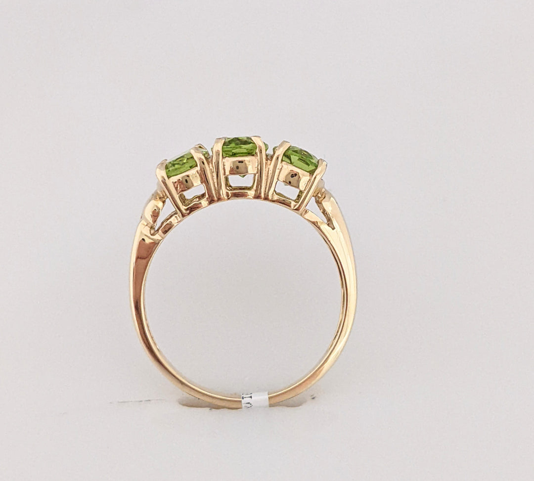 10K PERIDOT OVAL (3) 5X7 ESTATE RING 2.7 GRAMS