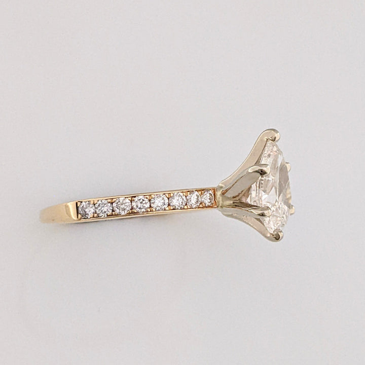14K 1.83 CARAT TOTAL WEIGHT SI1 I DIAMOND PEAR WITH (16) ROUND MELEE ESTATE RING 2.5 GRAMS
