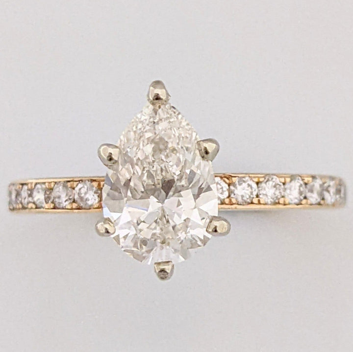 14K 1.83 CARAT TOTAL WEIGHT SI1 I DIAMOND PEAR WITH (16) ROUND MELEE ESTATE RING 2.5 GRAMS