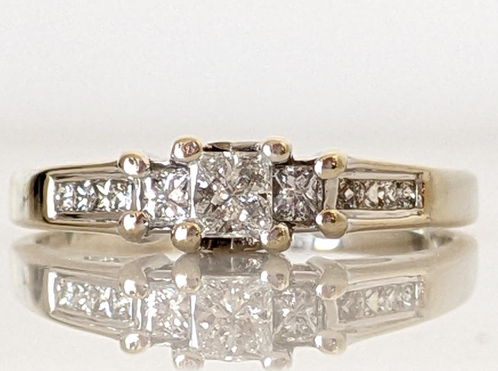 14K WHITE .62 CARAT TOTAL WEIGHT I1 G DIAMOND PRINCESS CUT (3) ESTATE RING 3.0 GRAMS