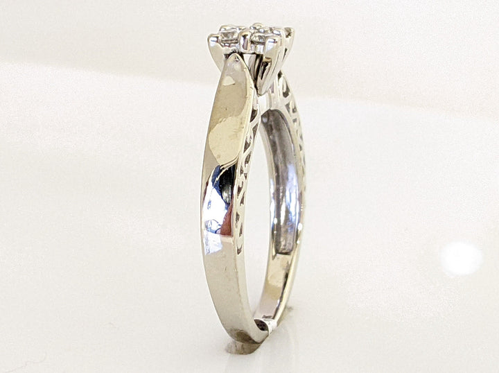 10K WHITE .20CTW I1 H DIAMOND ROUND (5) ESTATE RING 2.8 GRAMS