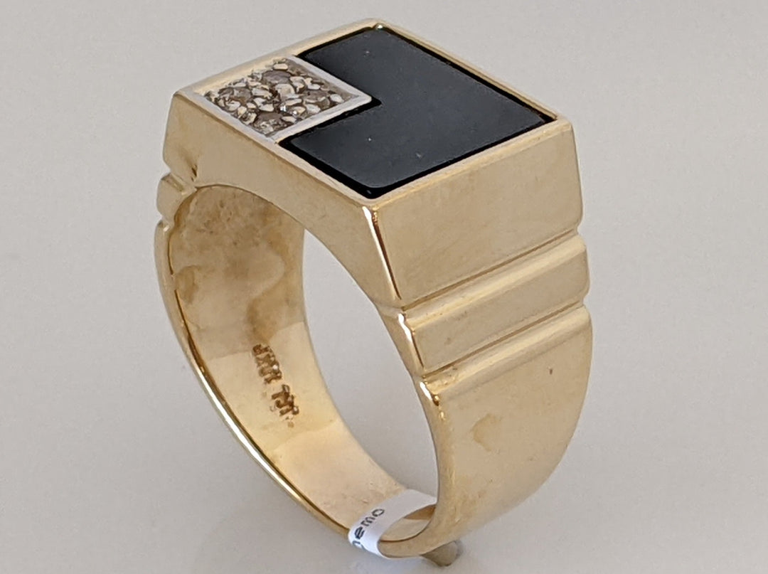 10K ONYX SQUARE TOP WITH CUT OUT FOUR DIAMONDS ESTATE RING 10.0 GRAMS