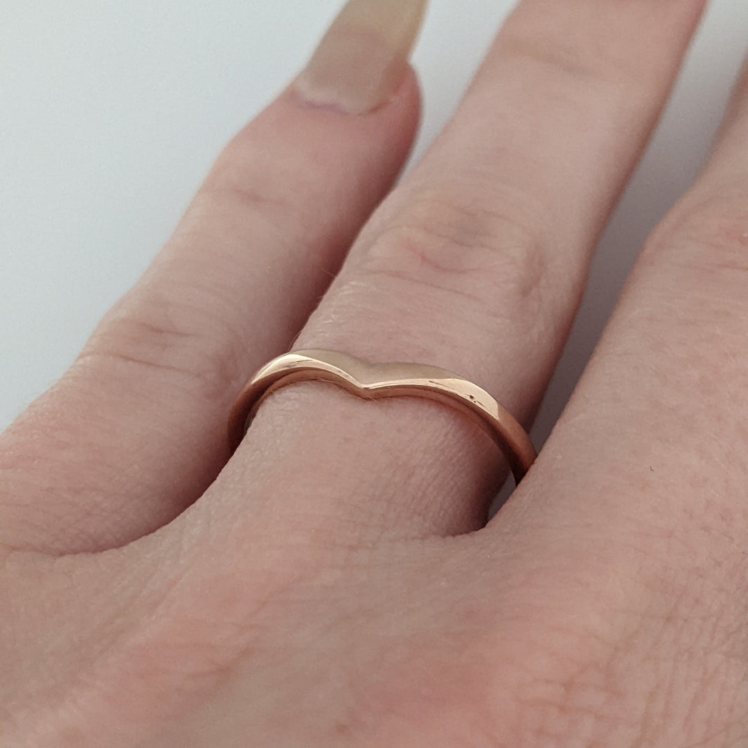 14K ROSE V-CURVED ESTATE BAND 1.4 GRAMS