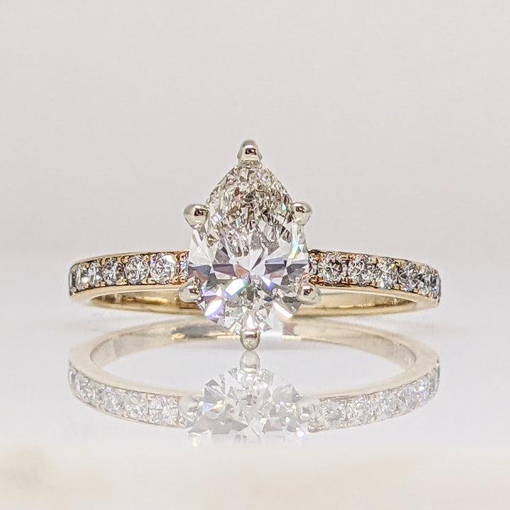 14K 1.83 CARAT TOTAL WEIGHT SI1 I DIAMOND PEAR WITH (16) ROUND MELEE ESTATE RING 2.5 GRAMS