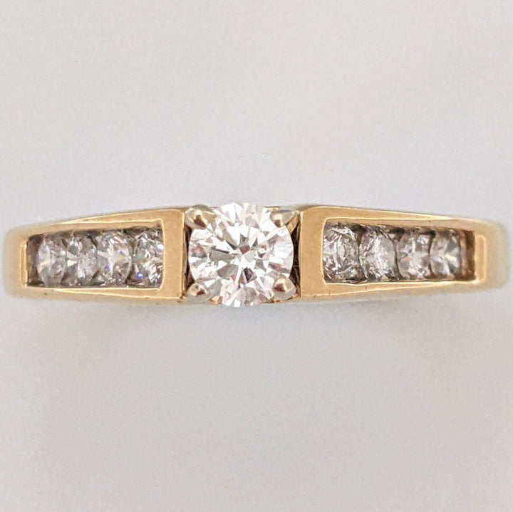 14K .63 CARAT TOTAL WEIGHT SI2 G DIAMOND ROUND (9) ESTATE RING 4.0 GRAMS