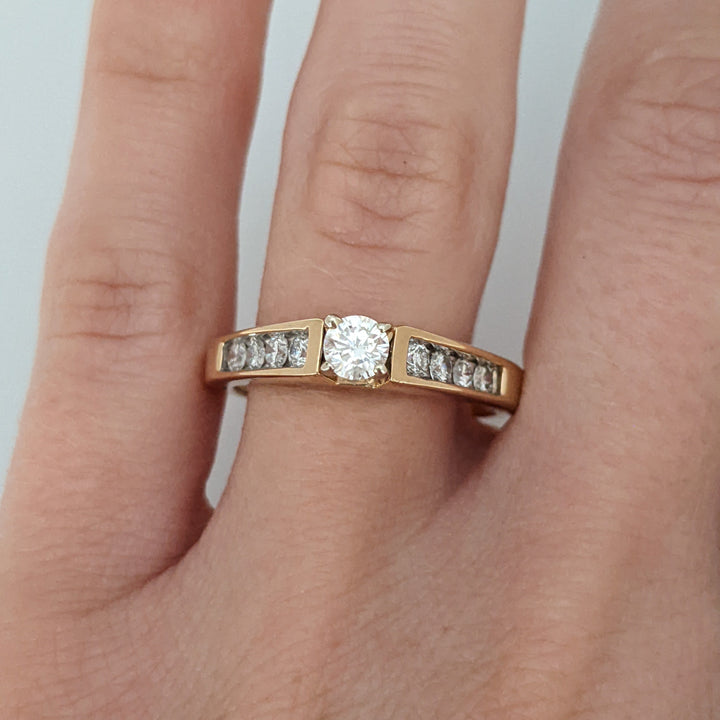 14K .63 CARAT TOTAL WEIGHT SI2 G DIAMOND ROUND (9) ESTATE RING 4.0 GRAMS