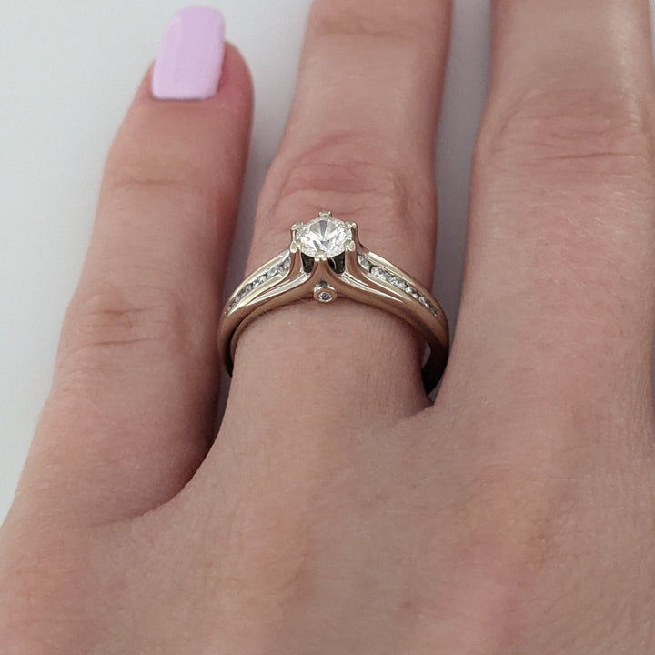 14K WHITE .53 CARAT TOTAL WEIGHT SI2 H DIAMOND ROUND (13) ESTATE RING 3.1 GRAMS