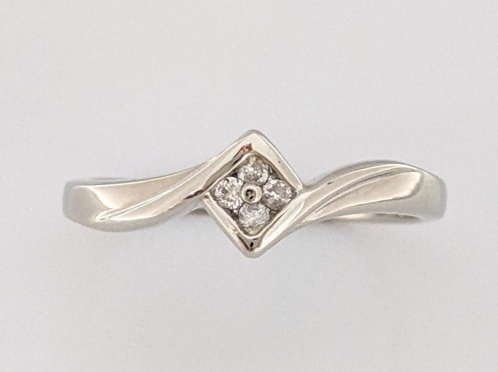 10K WHITE DIAMOND ROUND (4) BYPASS CLUSTER ESTATE RING 1.9 GRAMS