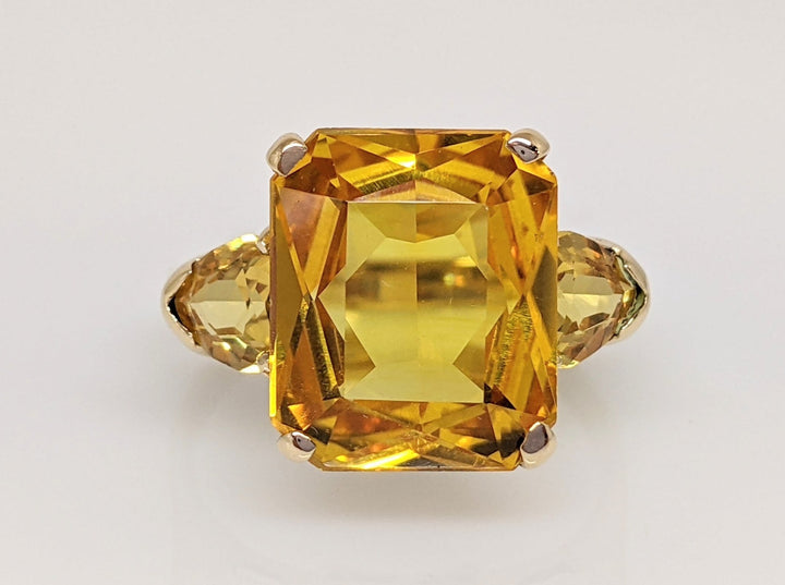 10K CITRINE EMERALD CUT 10X12 WITH (2) HEART ESTATE RING 3.9 GRAMS