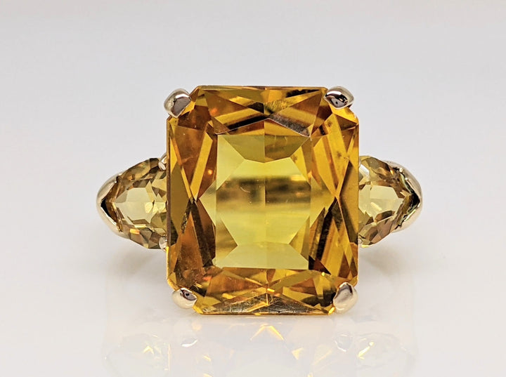 10K CITRINE EMERALD CUT 10X12 WITH (2) HEART ESTATE RING 3.9 GRAMS