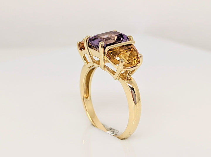 10K AMETHYST EMERALD CUT 6X8 WITH (2) CITRINE HALF MOON ESTATE RING 3.9 GRAMS